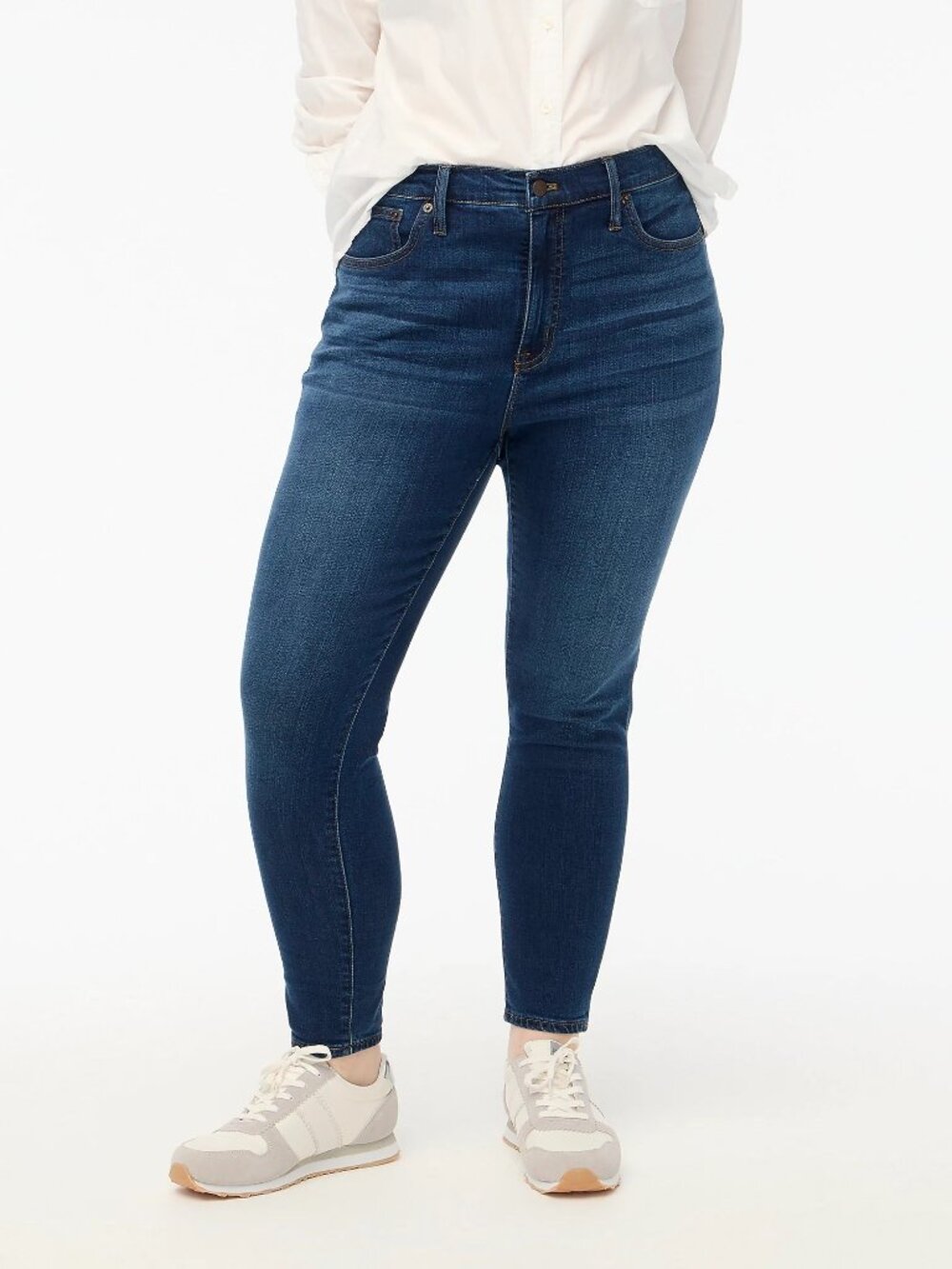 Women's 8" mid-rise skinny jean in signature stretch